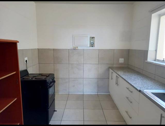 3 BEDROOM APARTMENT RENTED IN HUMEWOOD